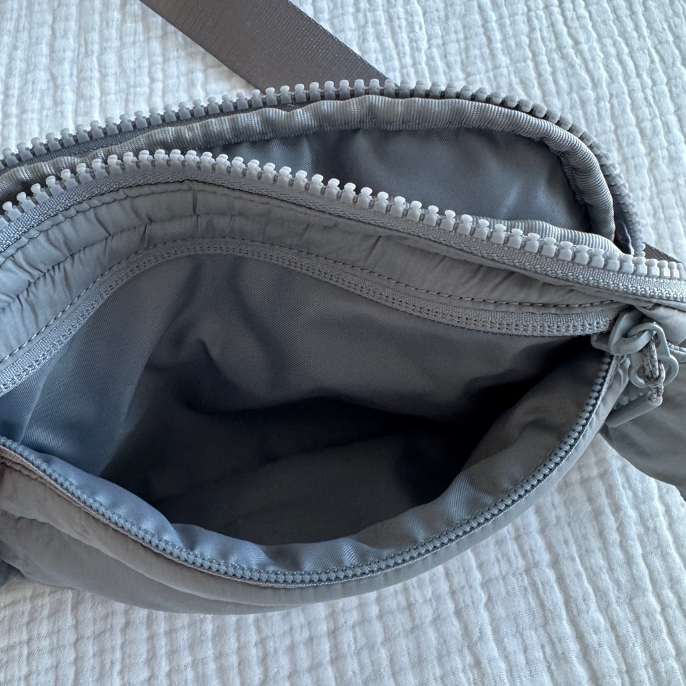 Lululemon Grey Puff Belt Bag - Picture 6 of 6